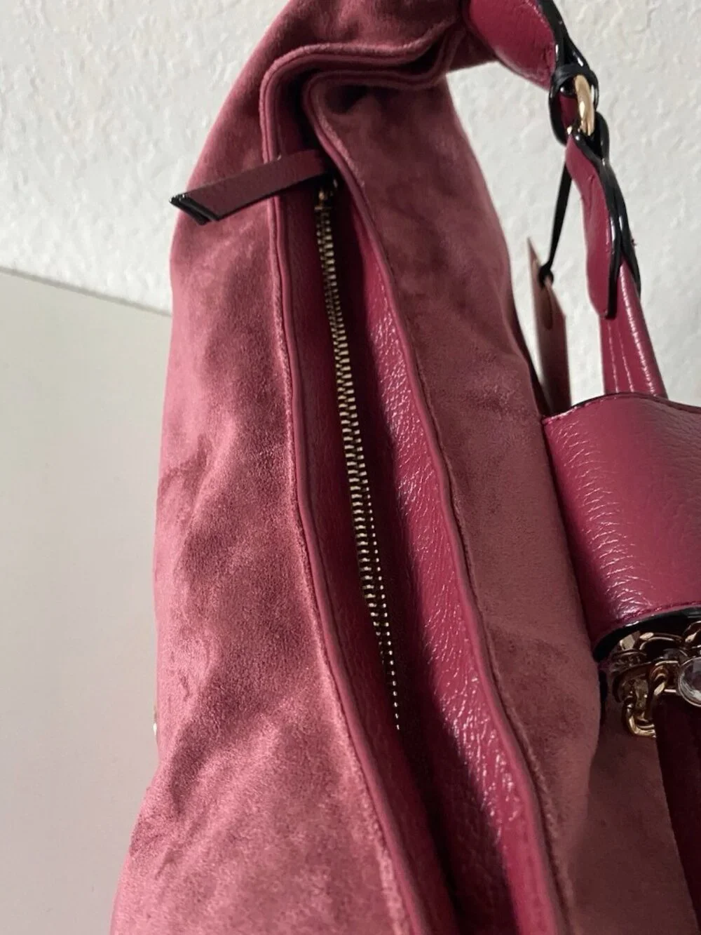 Juicy Couture Juicy Royal Crest Large Hobo Coho Cranberry Juice W/Chain VIRAL